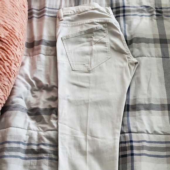 Gently used jeans BCBGMAXAZRIA 👖and 3 more 4all - Picture 5 of 12